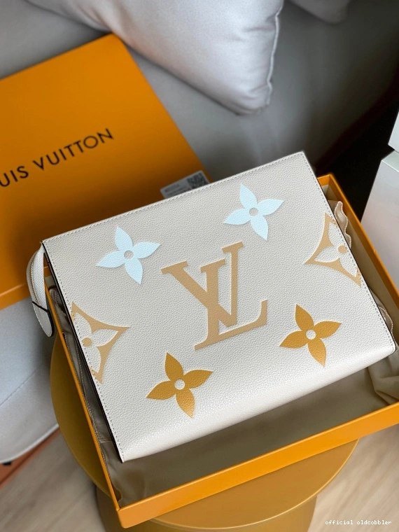 Official oldcobbler LOUIS VUITTON POUCH 26 TOILETRY 0805